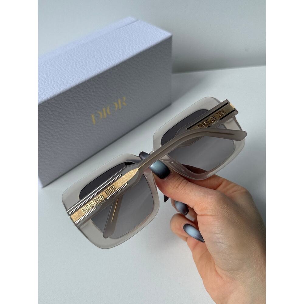 NEW Dior Signature S11I Square Sunglasses in Milky White - Picture 2 of 5